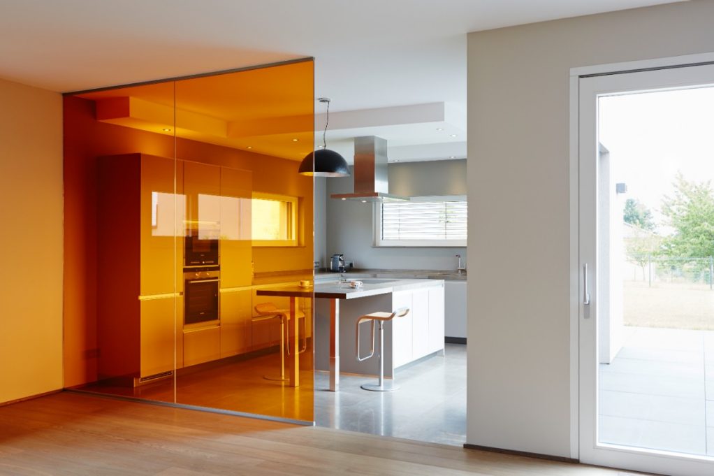 Las ventajas del vidrio laminado, en color 