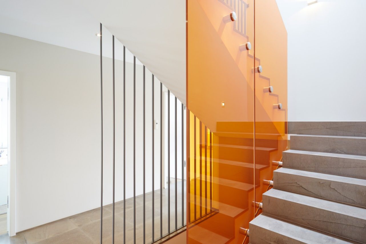 Camadas intermédias de cor em vidro laminado 